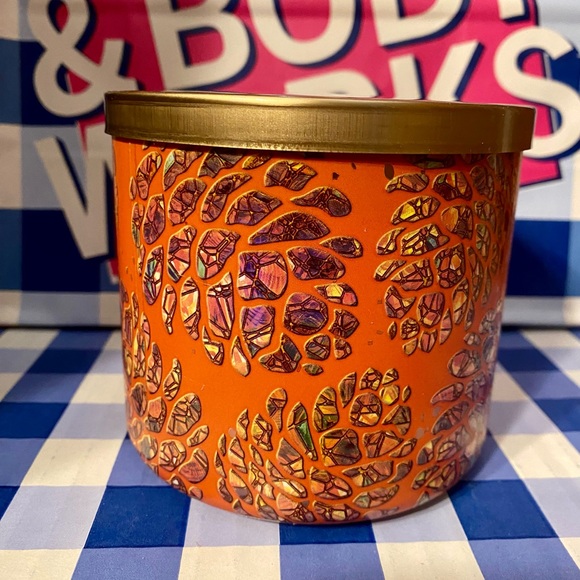 Pumpkin Pecan Waffles 3 Wick Candle White Barn NEW decorative year round label - Picture 3 of 4